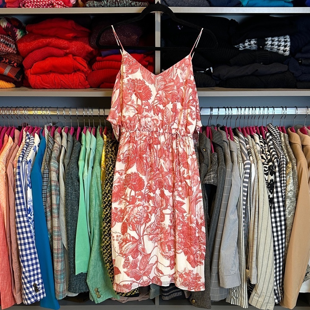 Loft red/white floral side cinch waistband cold shoulder v neck dress size SP